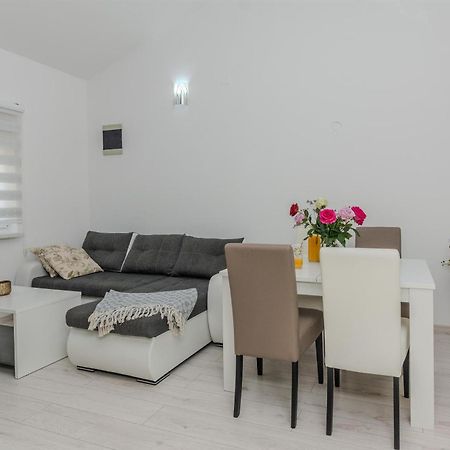 Apartments Lucica Vir Extérieur photo