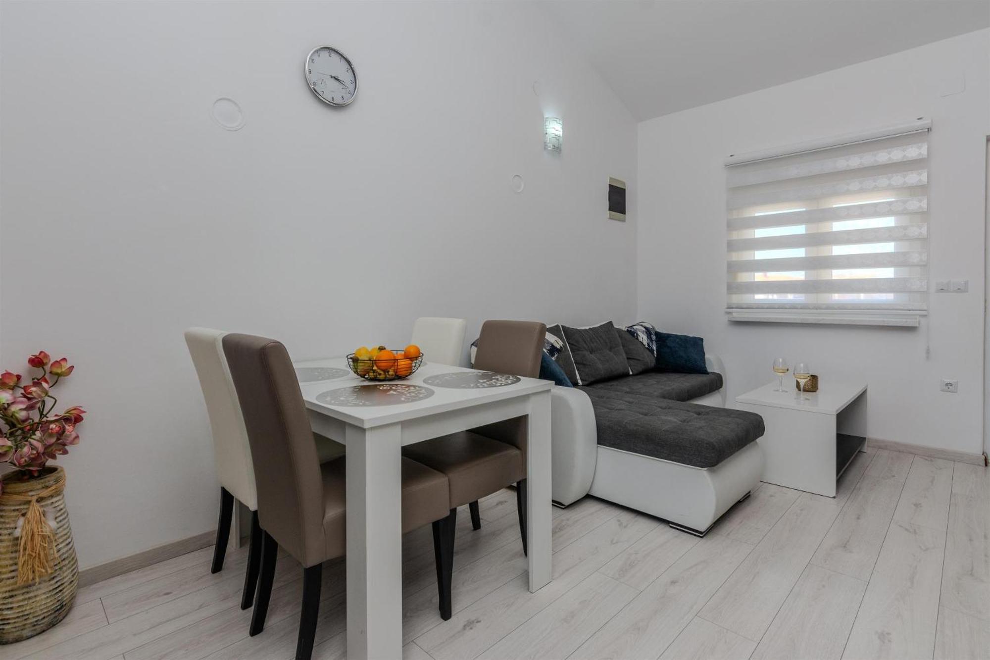 Apartments Lucica Vir Extérieur photo